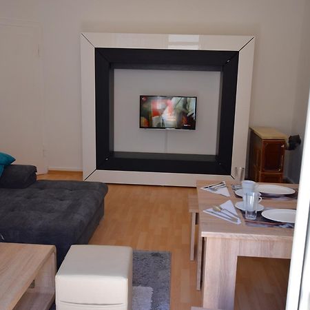 Apartment Ostendplatz Stuttgart Exterior foto